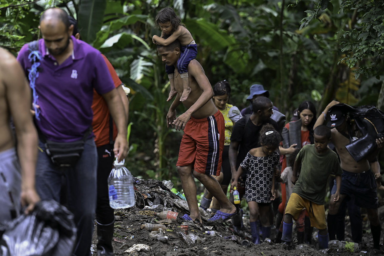 Migrantes en el Darién. (Foto AFP)