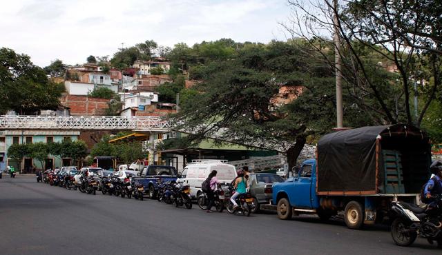 Colas de gasolina